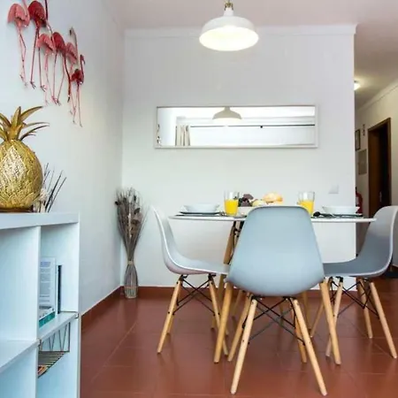 Pearl - Pool View & Location & Apartament